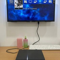 Sony PlayStation 4 (PS4) Console - Excellent Condition (9/10)