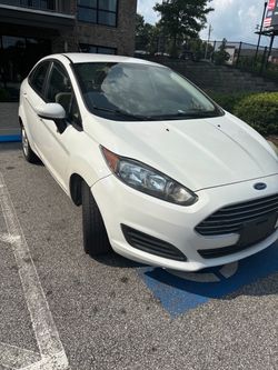 Ford Fiesta Sedan White