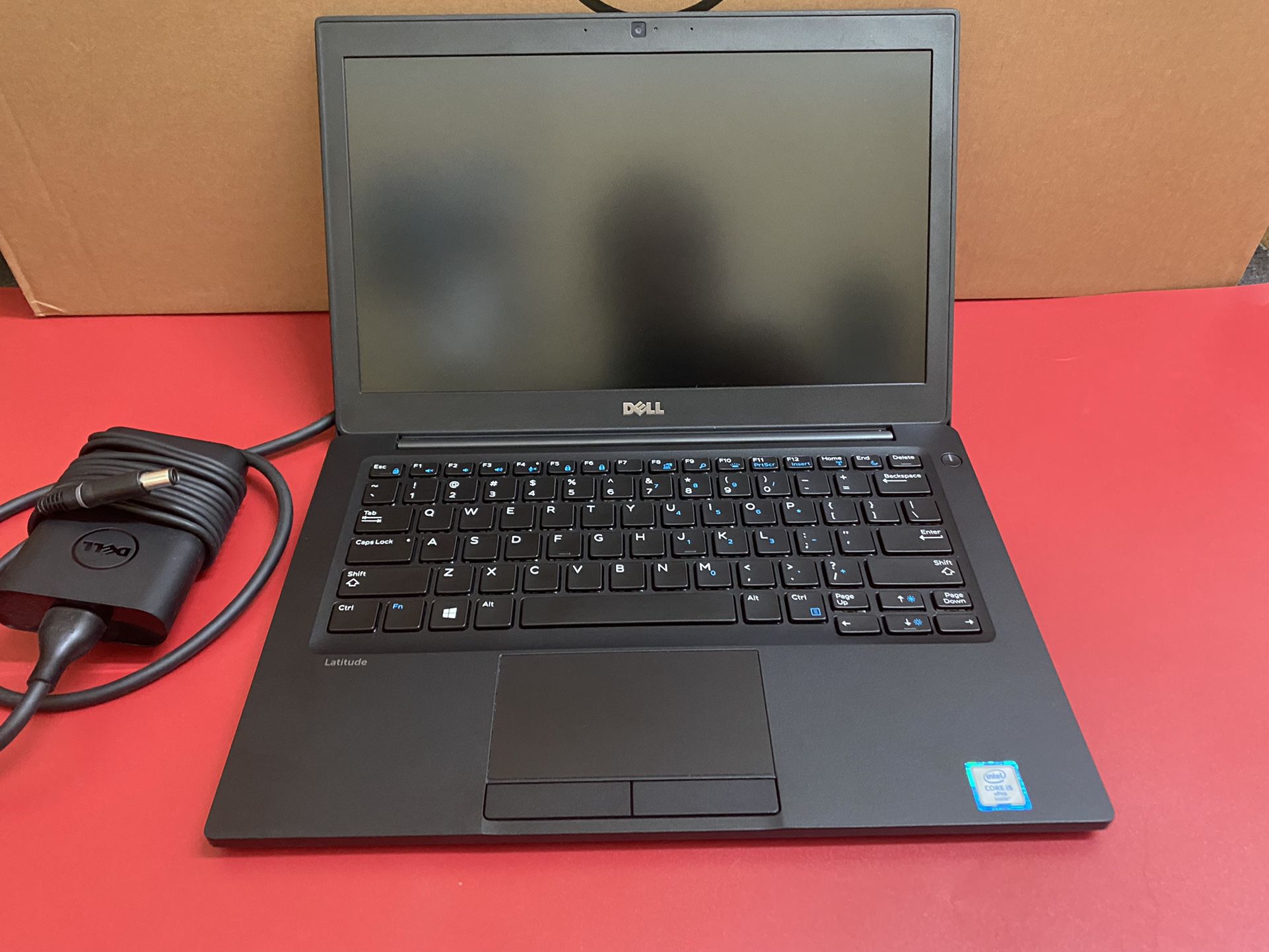 Cute Dell Latitude 7280, Intel Core i5, 8gb ram, 12.5” screen, AC adapter, excellent battery, webcam, windows 11 Pro installed.   This laptop is very 