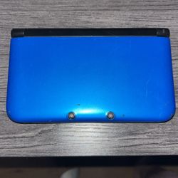 Nintendo 3DS XL  & Luigi Mansion Dark Moon