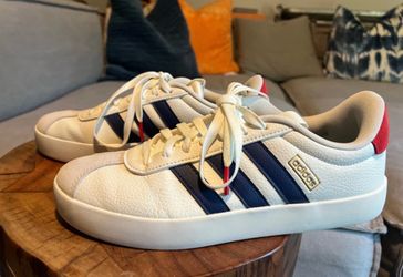 Adidas women’s size 9