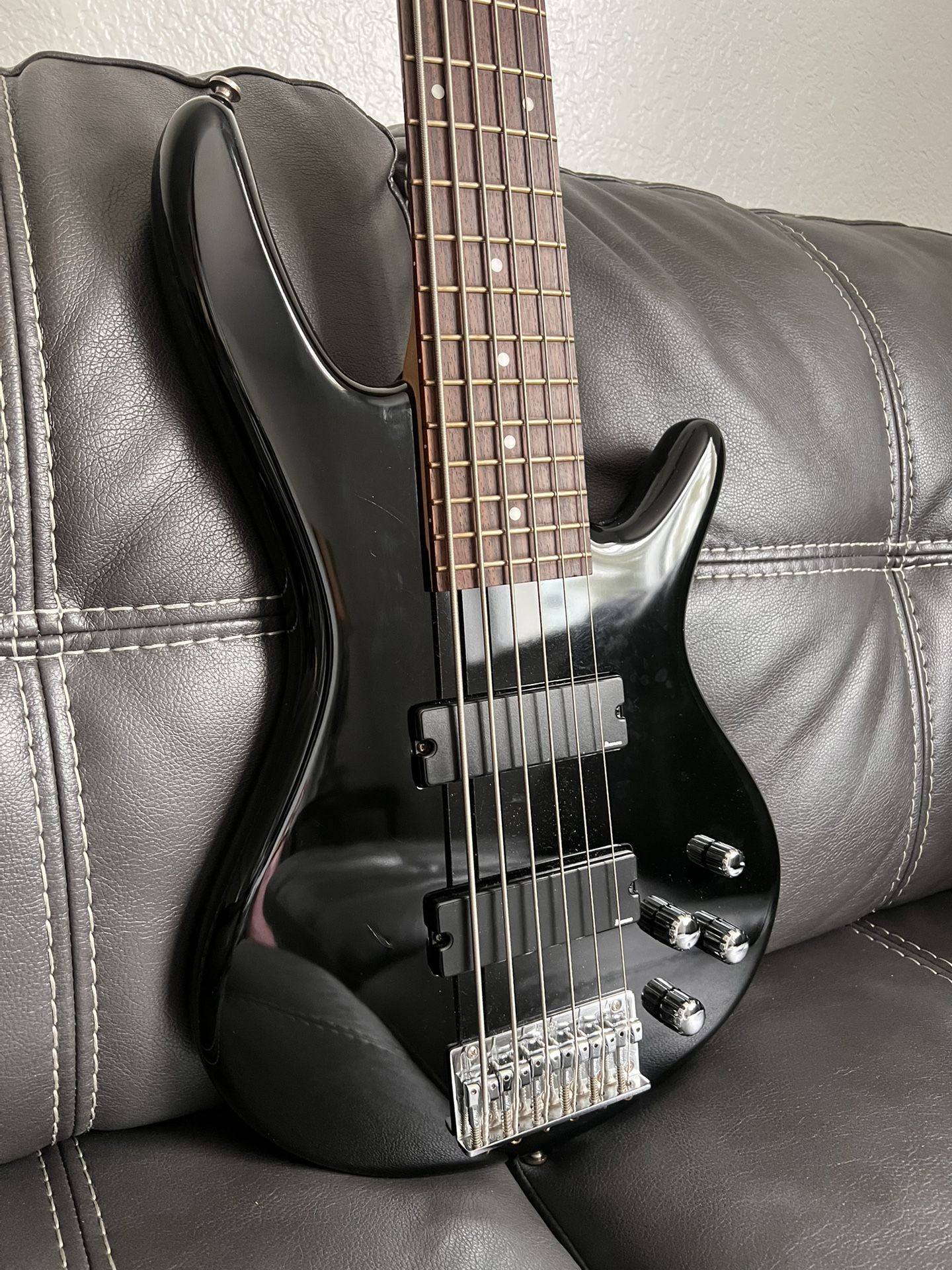 Ibanez GSR206 6-String Electric Bass Guitar