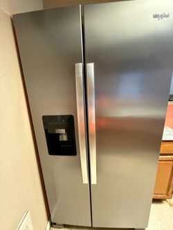 2 year old Whirlpool Fridge