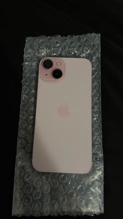 Apple iPhone 15 pink