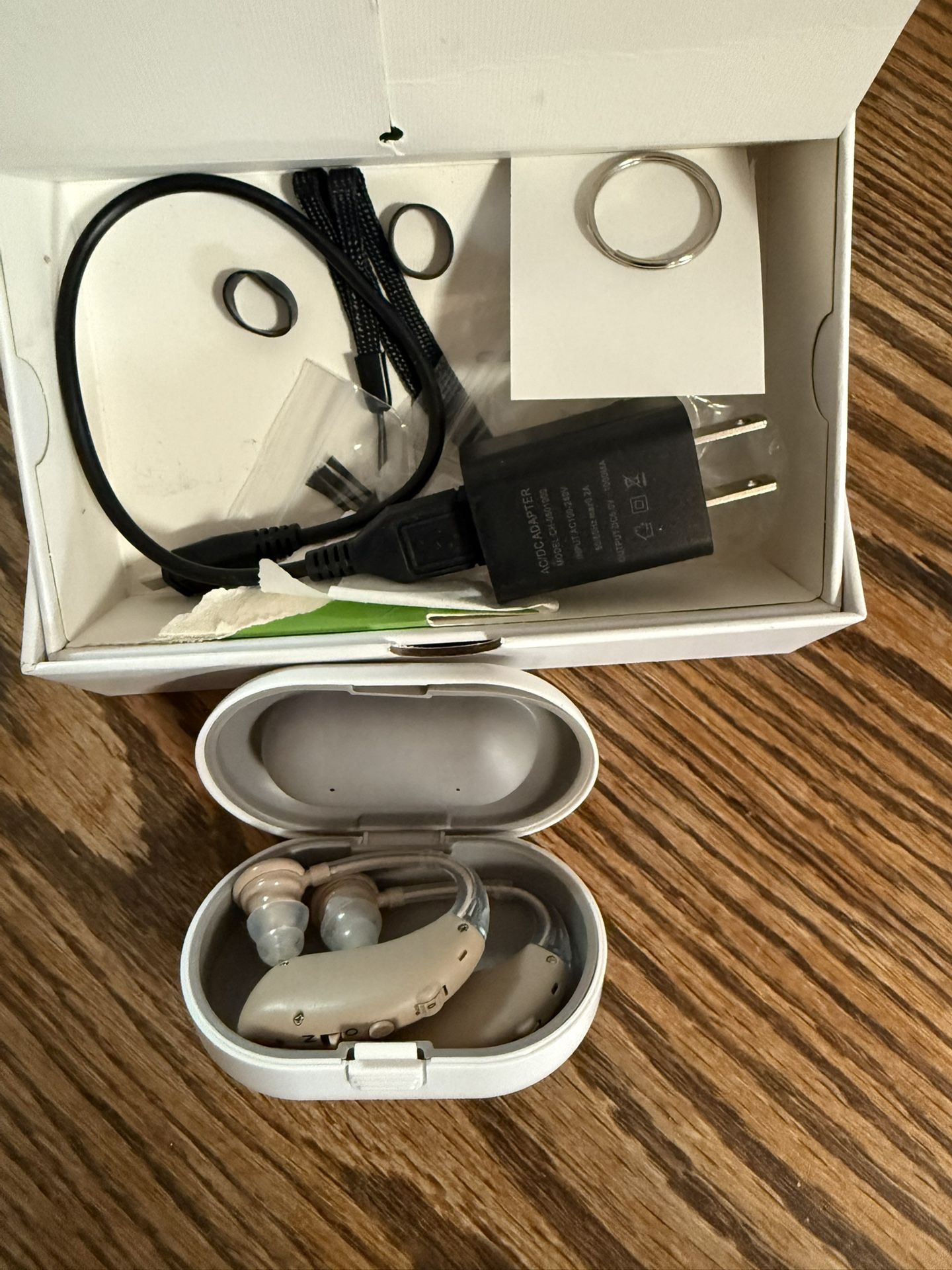 New Hearing AIDS. Not Used