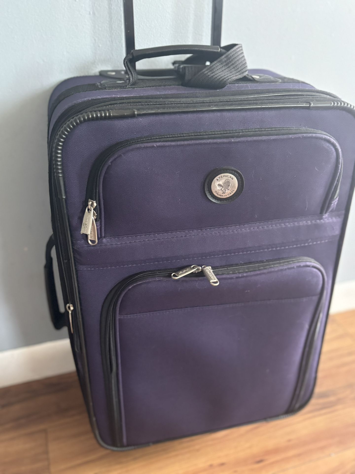 Vintage Oleg Cassini 2-Wheel Rolling Luggage Suitcase