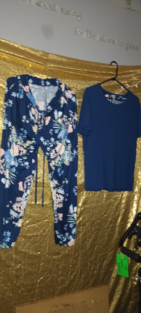 Women's Lounge Wear Sets/ With Pockets Size Large New/$10 Each
