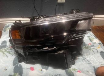 OEM 2025 to 2026 dogde ram front right light