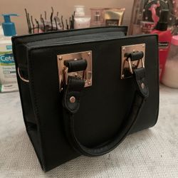 Black Purse 