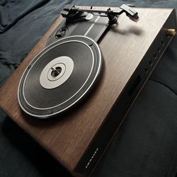 Crosley Alto record player with speakers