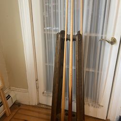 3 Cue Sticks & Cue stick Holder
