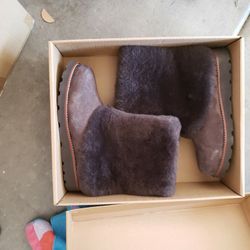 Limited Edition Ugg Boots Size 9