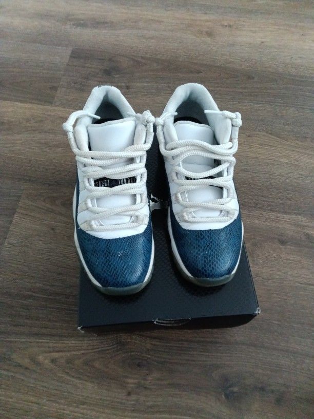 Air Jordan 11 Retro Low Le GS