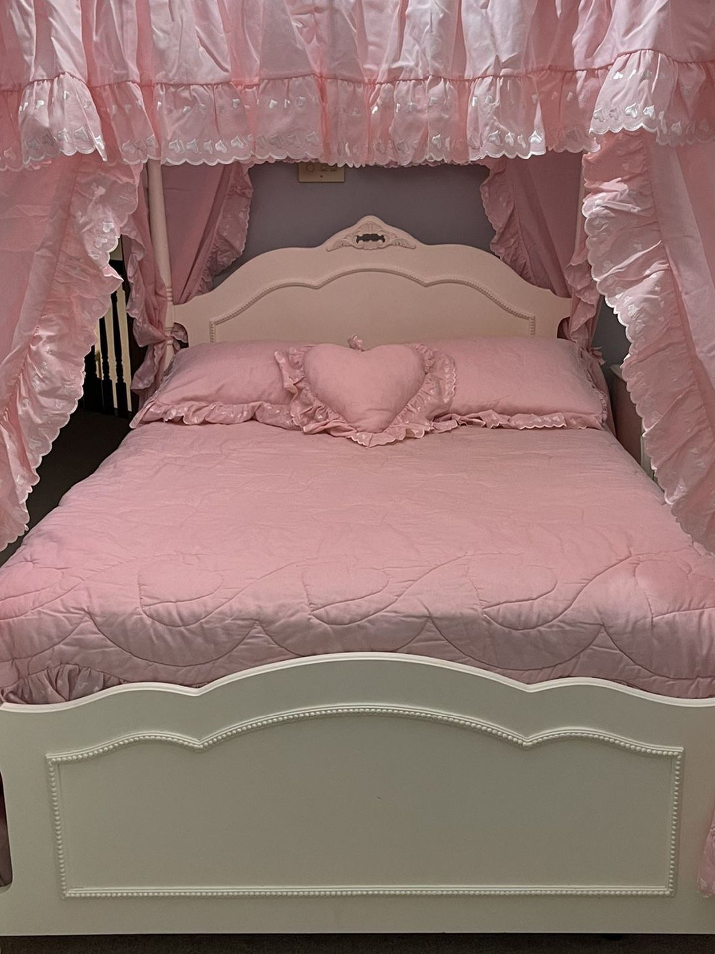 Princess Bedroom Set by Stanley Furniture