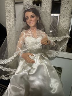 Kate Middleton Royal Wedding Bride Doll
