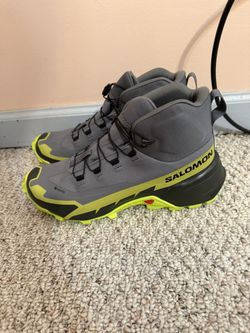 Brand New Salomon Cross Hike 2 Size 9