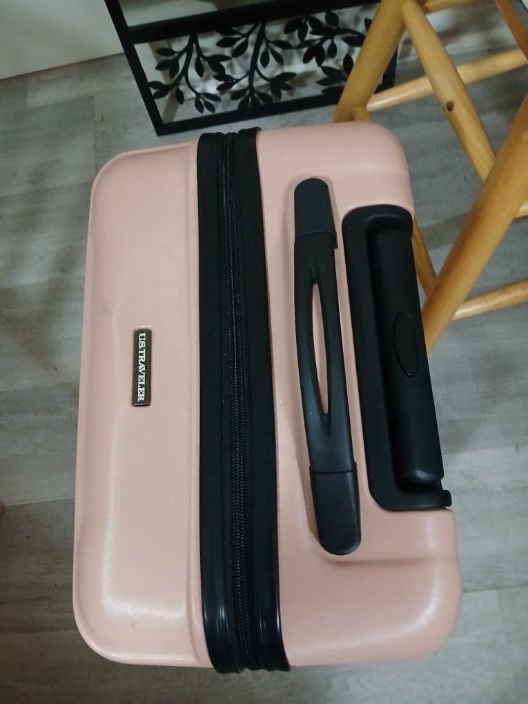 U. S. TRAVELER LUGGAGE