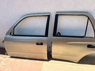 2002 Toyota 4Runner left doors