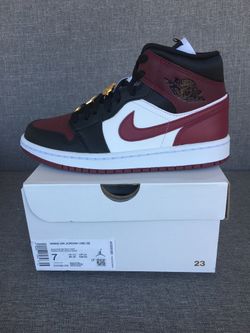 Jordan 1 Mid