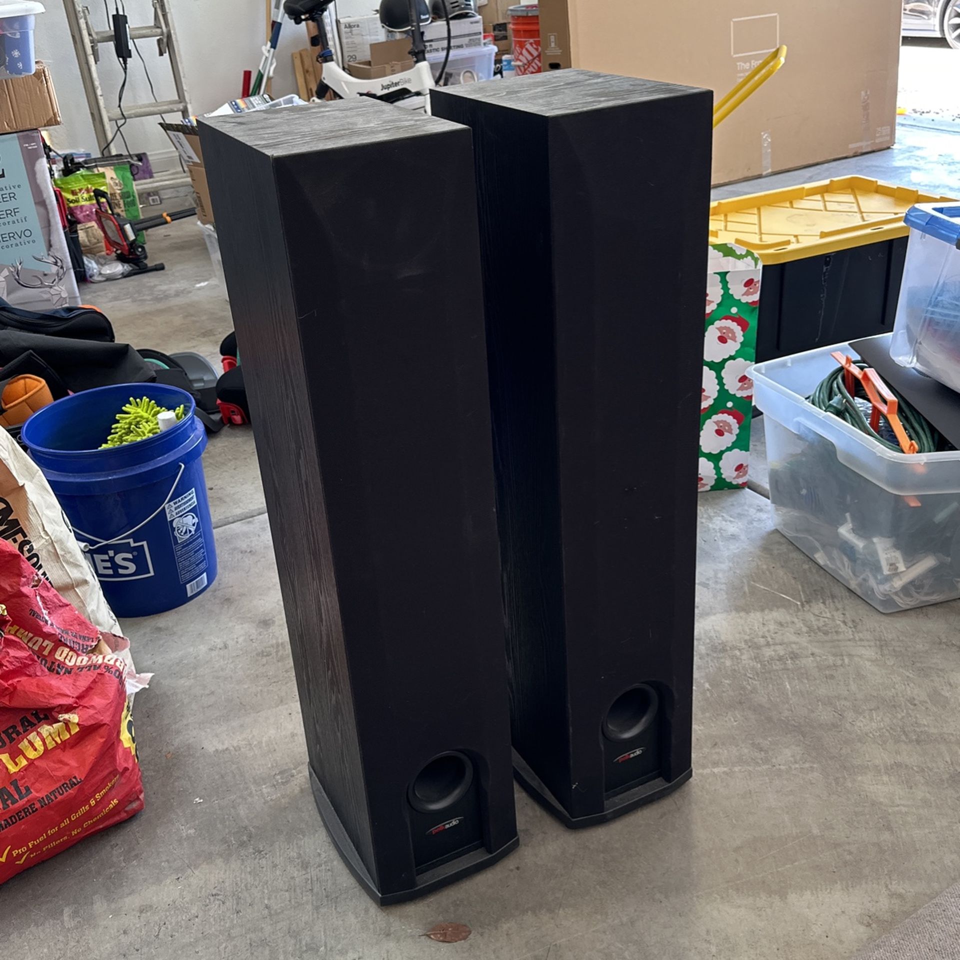 Polk Audio R50 pair freestanding 2 way speaker