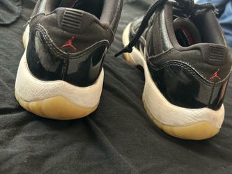 72/10 lows Jordan’s size 4y