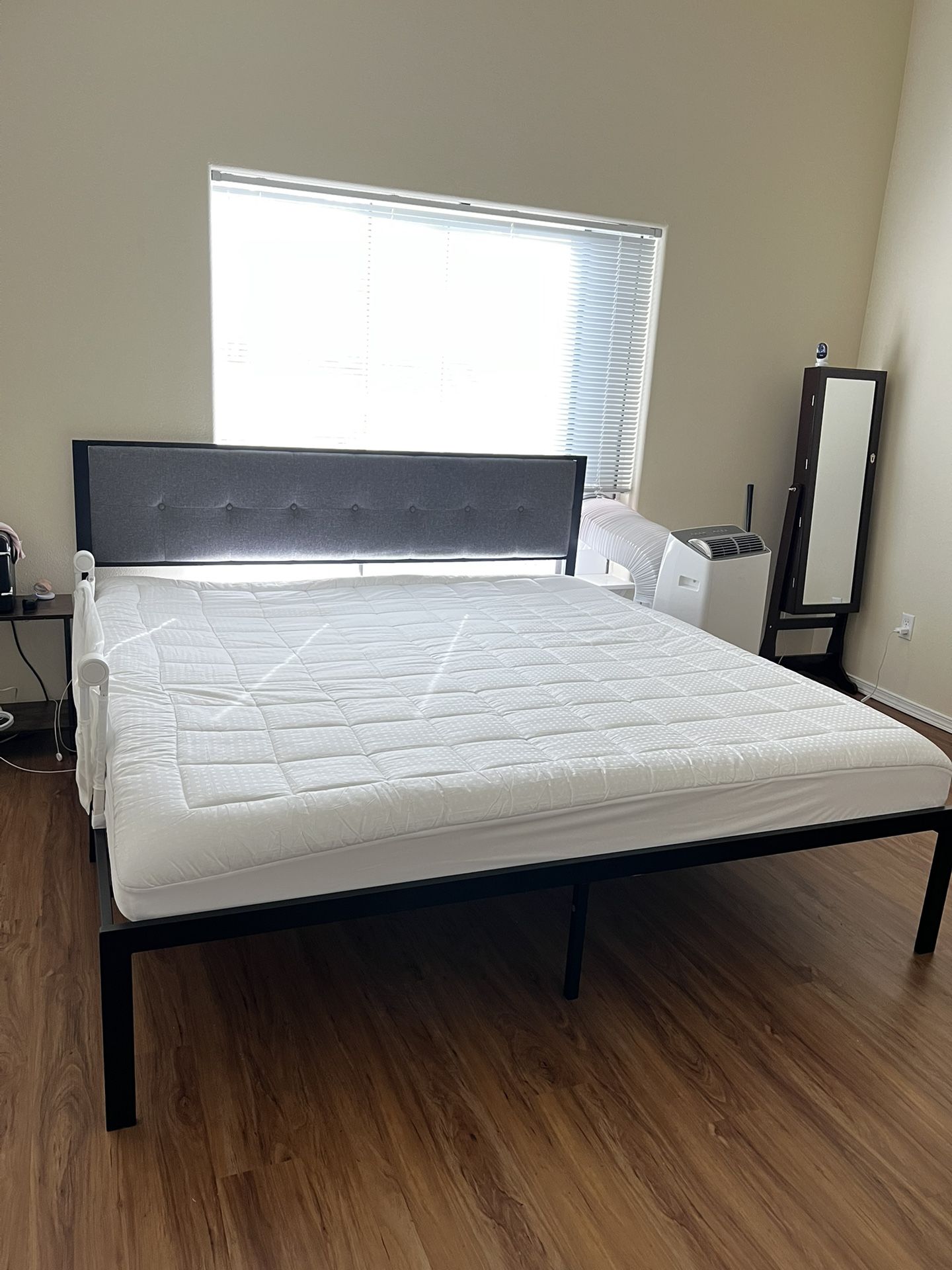 King Size Gel Memory Foam Mattress W/ Topper