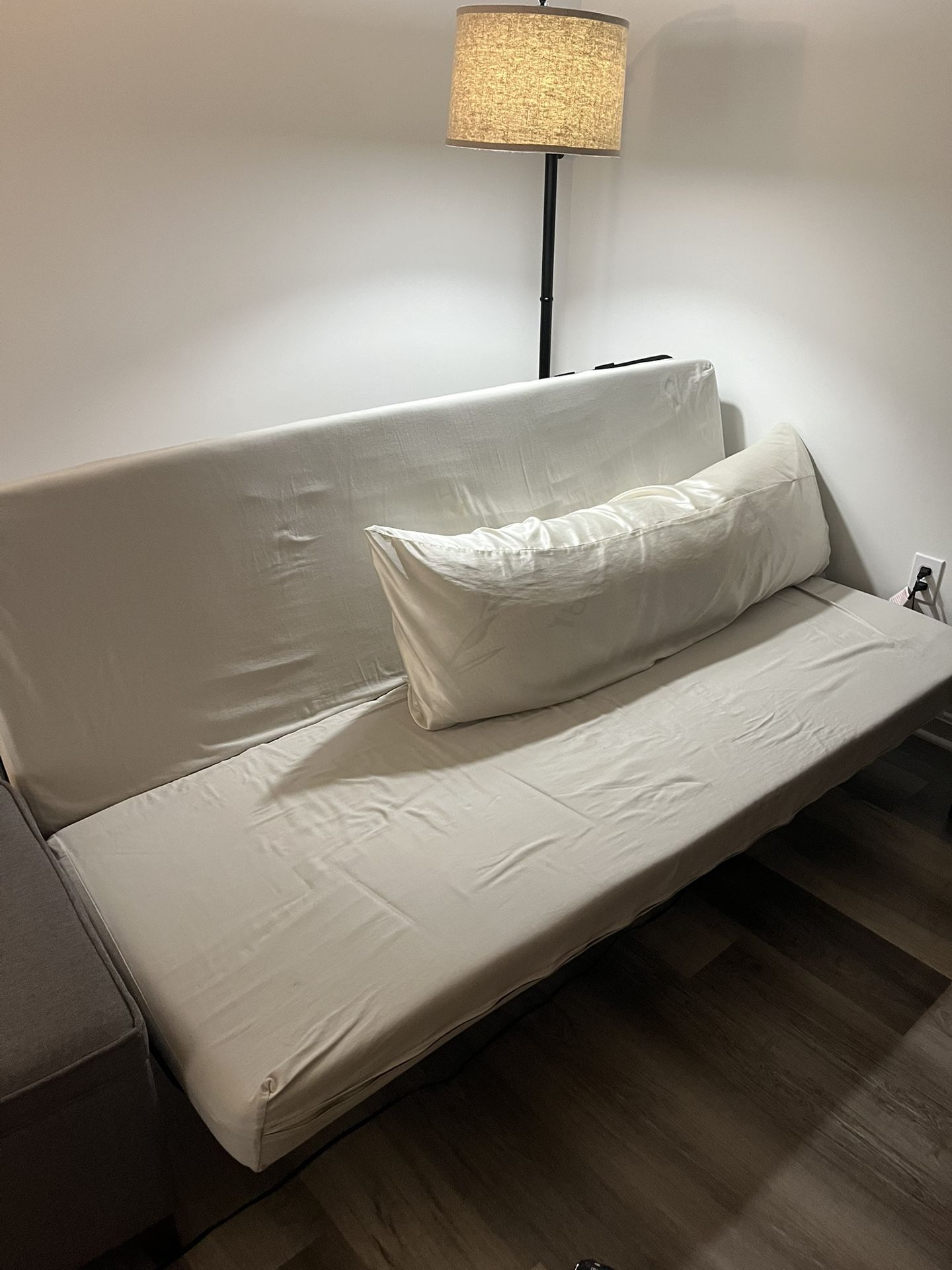 Futon With Cushion