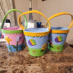 5 Easter Baskets 