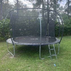Trampoline - 12 Ft