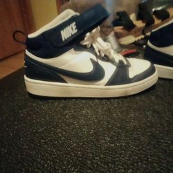 Nike Boys Court Borough Mid 2