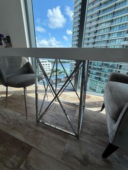 Kitchen dining table
