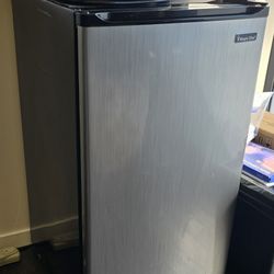 Small Fridge magic Chef  