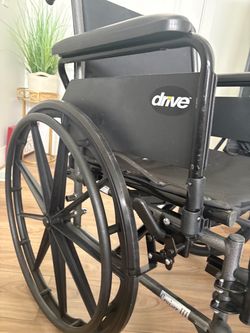 Drive Medical Cruiser III Lightweight Wheelchair 20"
