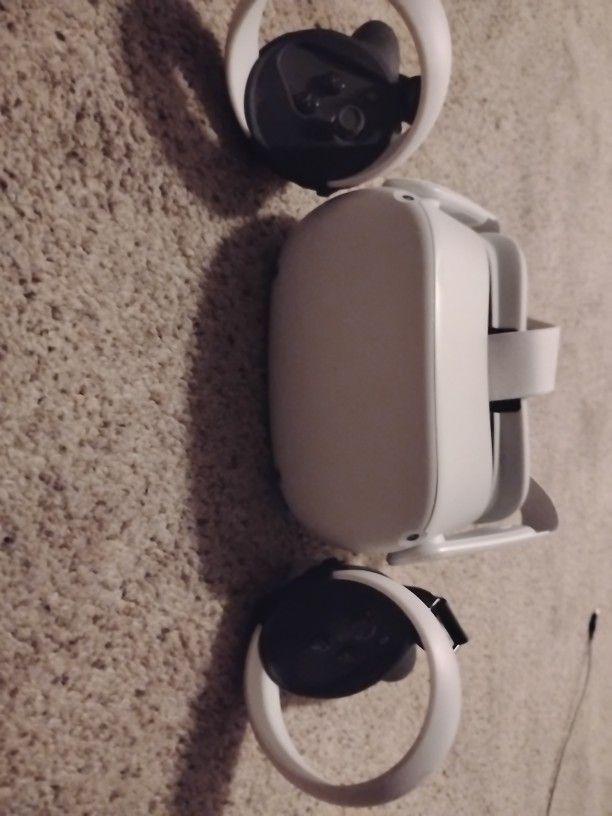 Oculus VR Headset W/Controllers