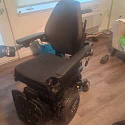 Quantum Edge 3 iLevel power wheelchair
