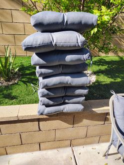 Patio chair seat 18 x 18 x 6.5, 10 seats, $100