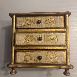 Jewelry box