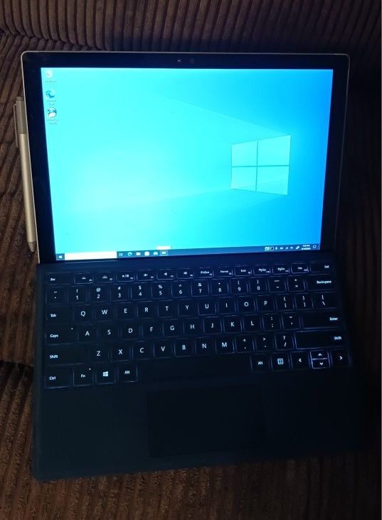 Microsoft Surface PRO 4 Laptop/Tablet Windows Professional OS W/Stylus Pen & Docking Station