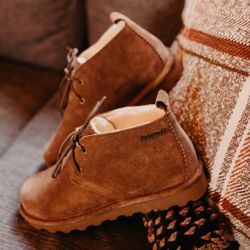 NWT Bearpaw Skye Boots (Youth 1)