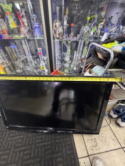 37" Panasonic Flat Screen TV (Monitor / Retro Gaming / Spare Display)
