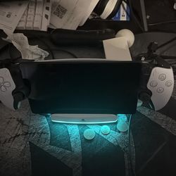 Ps portal with charging dock