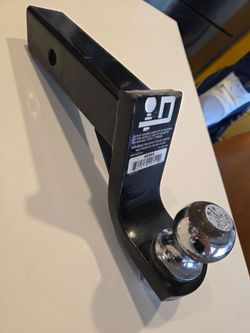 Trailer Hitch. 2 Inch Receiver With Receiver. Great Condition. Used For 3 Month