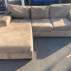 L Shaped Sectional Couch “WE DELIVER”