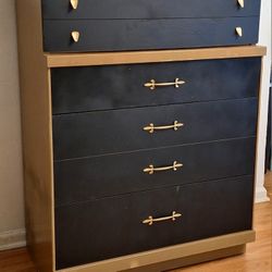 VINTAGE BASSETT FURNITURE 4-DRAWER DRESSER - BLACK & GOLD 