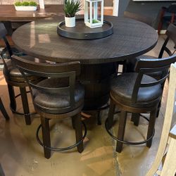 Pub Table with 4 Bar Stools!