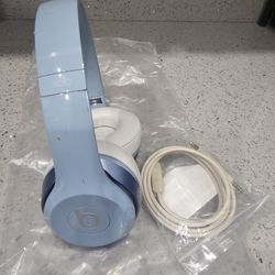 Beats by Dr Dre Beats Solo2 On-Ear Headphones - Glossy Gray (WIRED, Not Wireless) 

