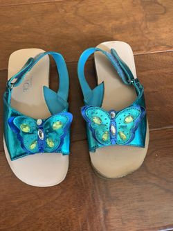 New Children’s Place sandals size 13