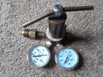 Nitrogen tank regulator