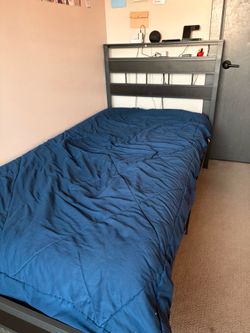 Bed with rgb & heaboard (power port)