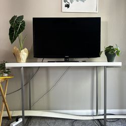 Entrance Table/ Tv Stand 